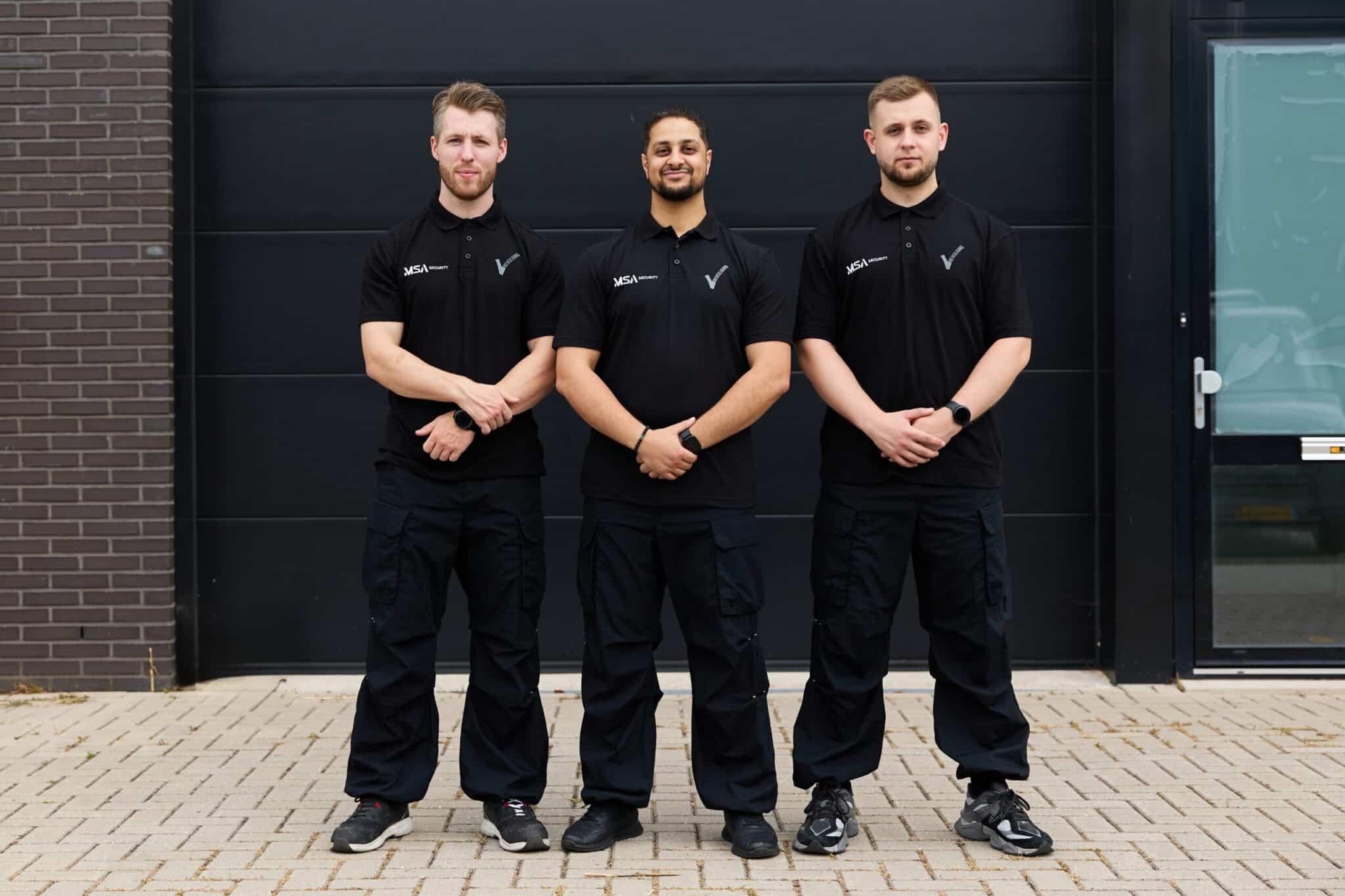 Drie beveiligers van MSA Security op locatie